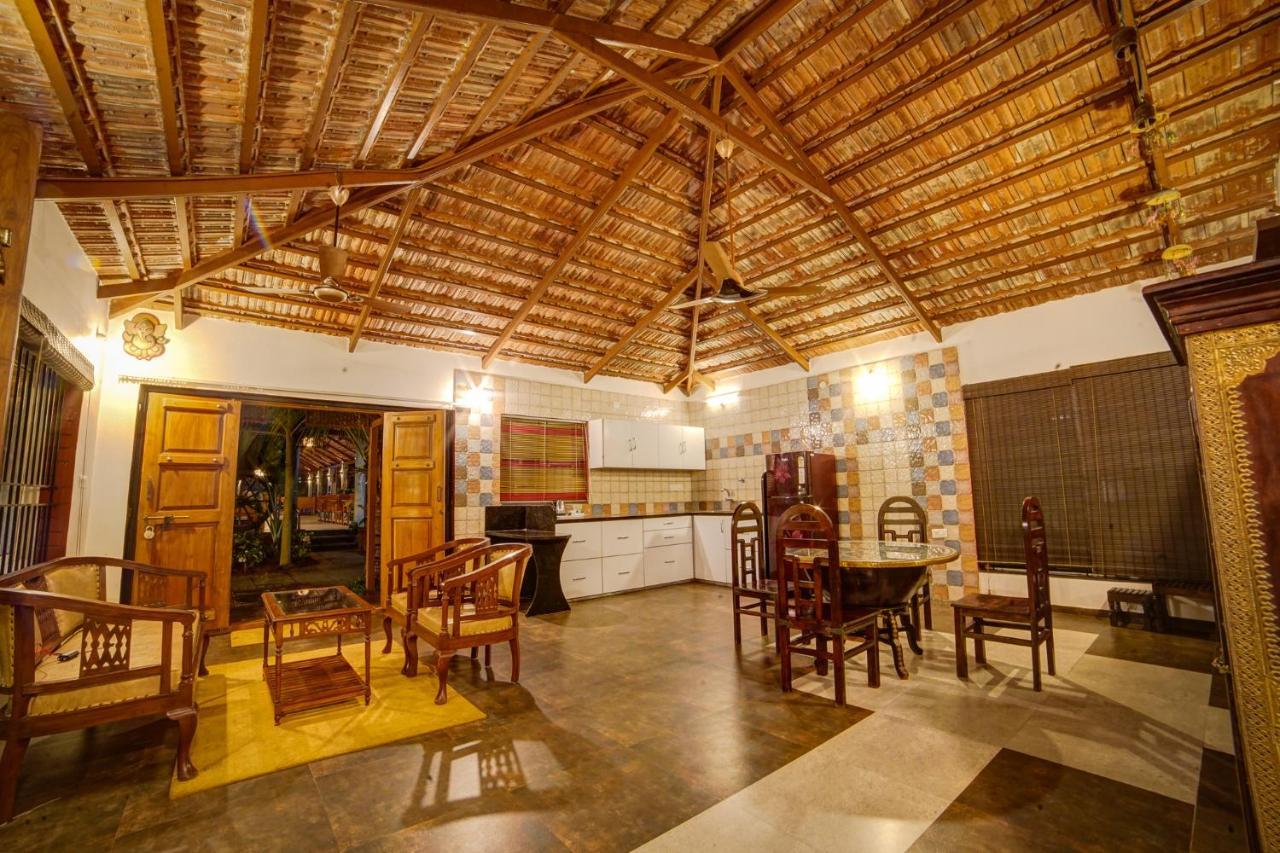 Brown Town Resort & Spa Haïdarabad Extérieur photo