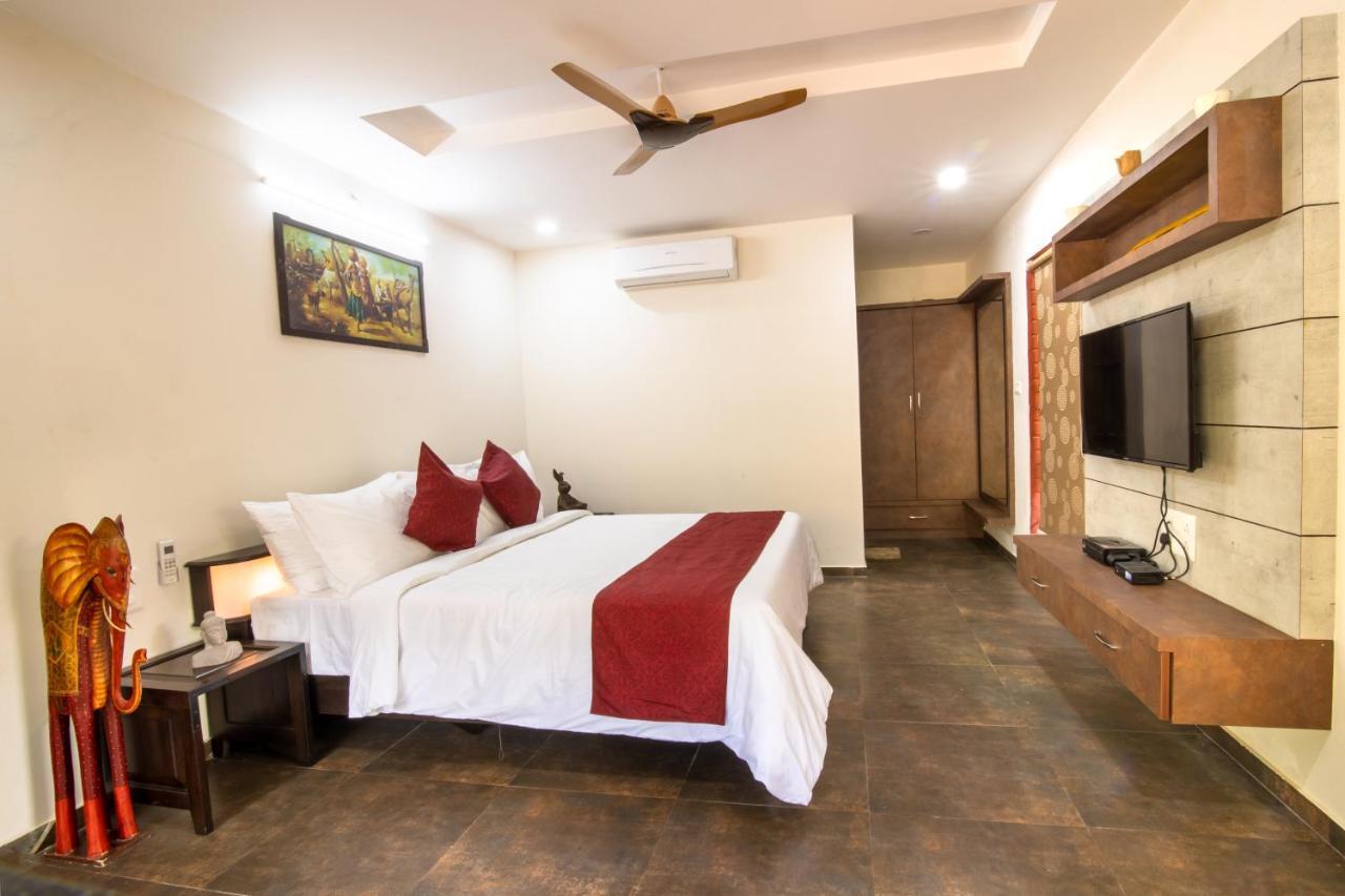 Brown Town Resort & Spa Haïdarabad Extérieur photo