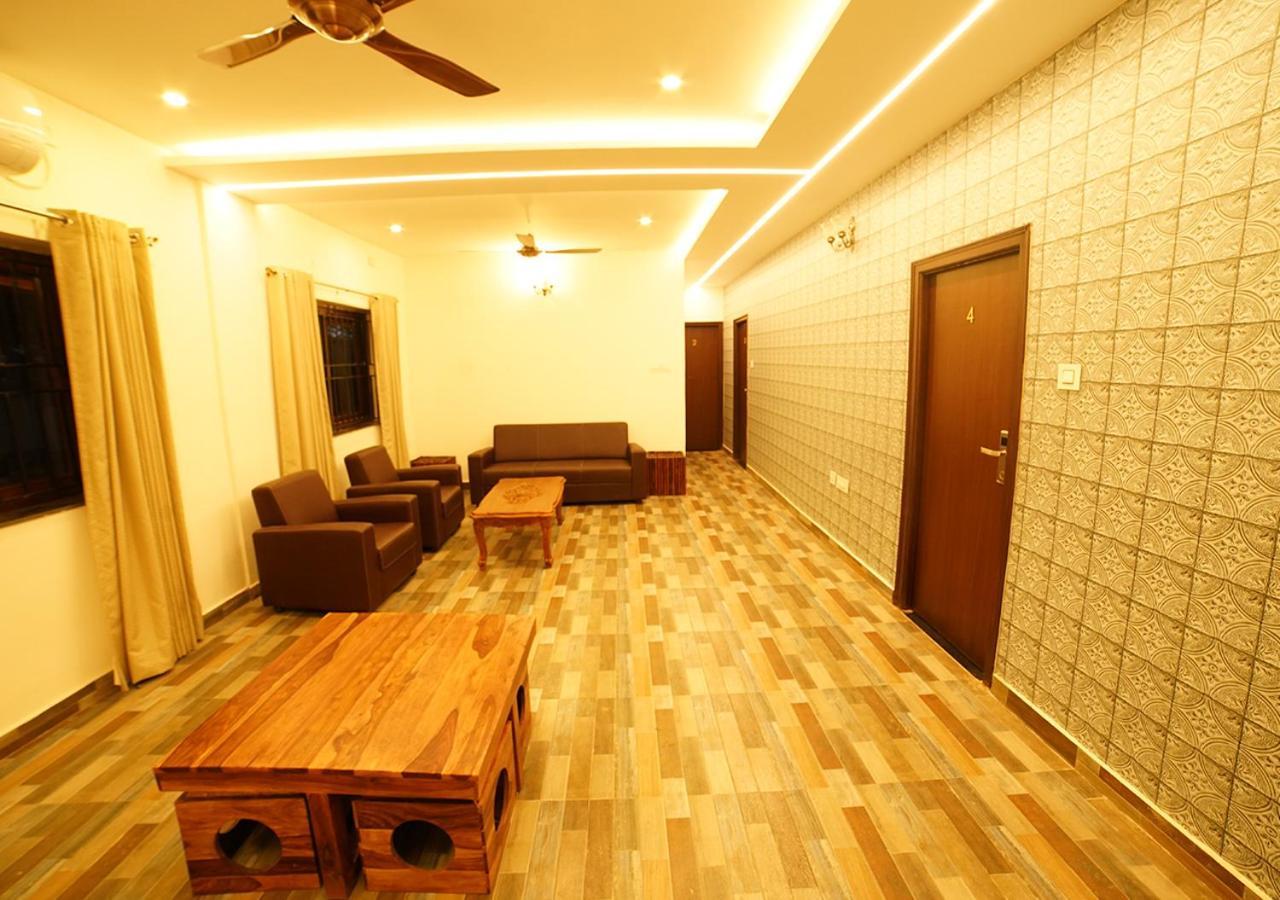 Brown Town Resort & Spa Haïdarabad Extérieur photo