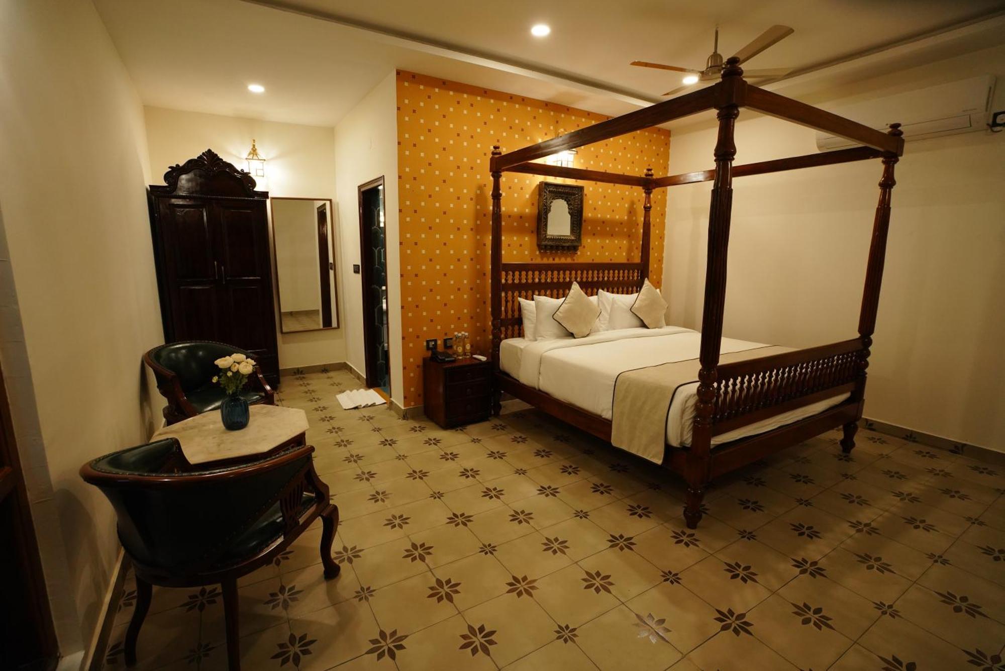 Brown Town Resort & Spa Haïdarabad Extérieur photo