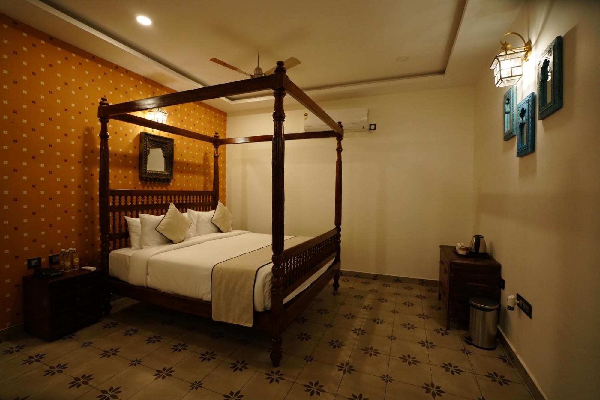 Brown Town Resort & Spa Haïdarabad Extérieur photo